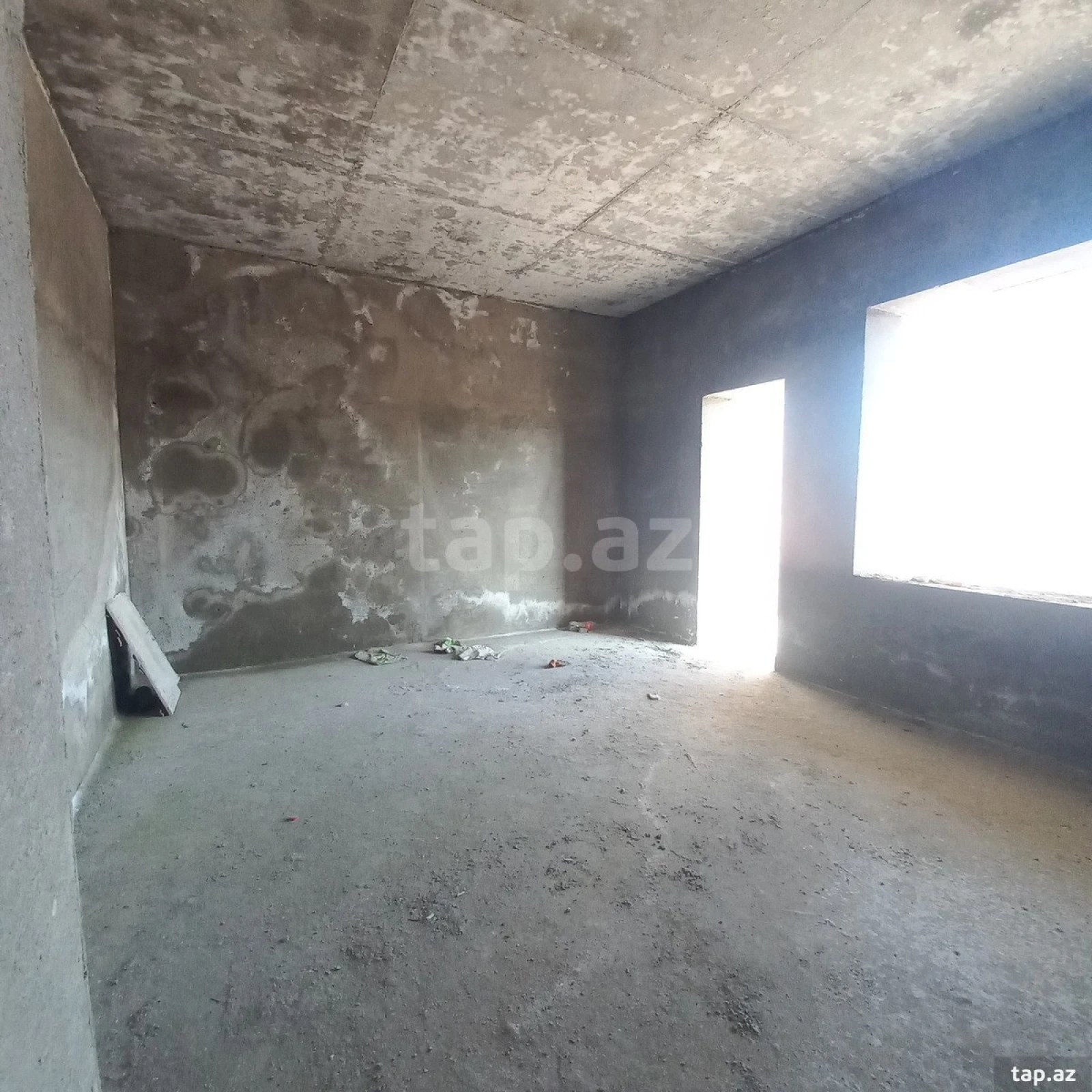 Satılır 8 otaqlı həyət evi 250 m²