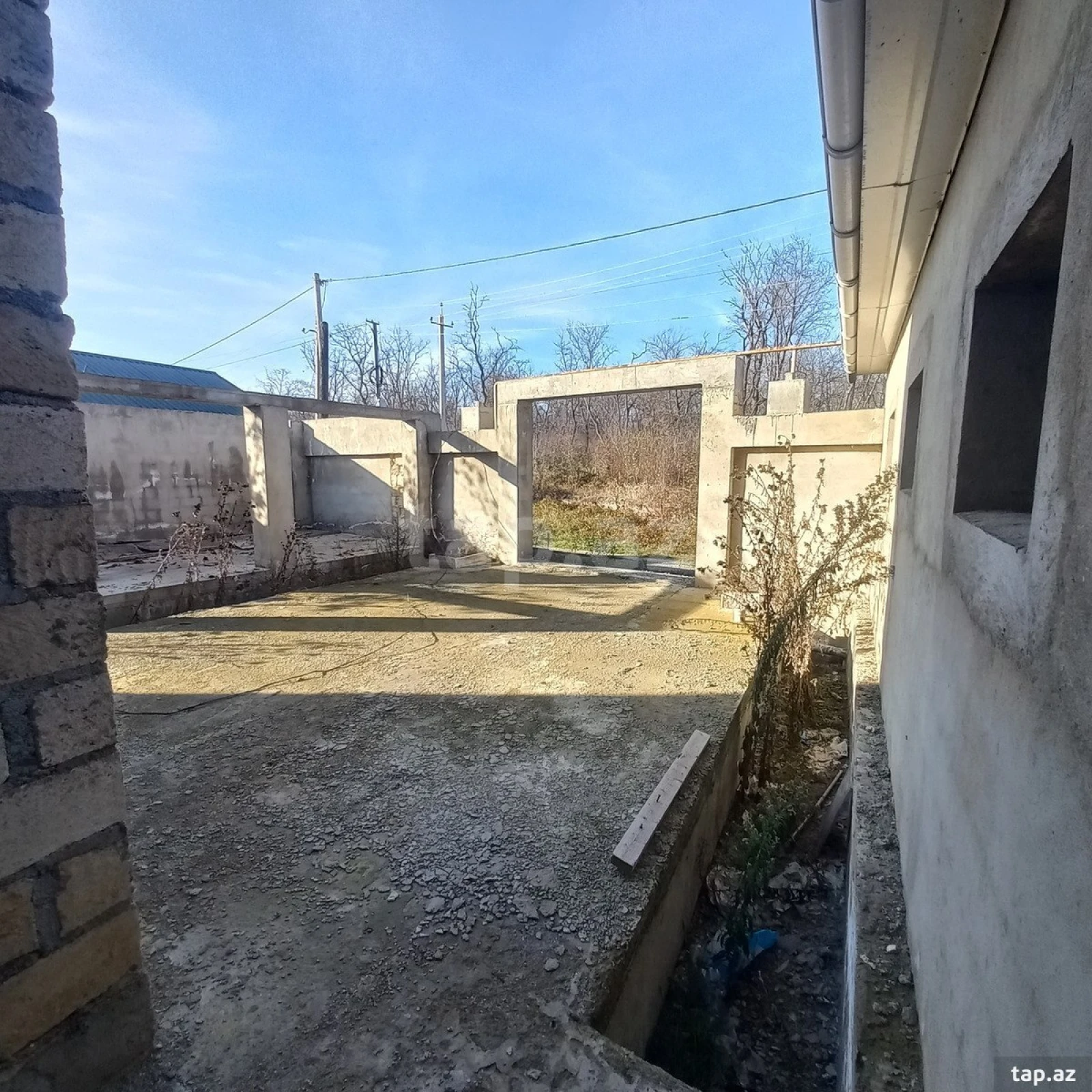 Satılır 8 otaqlı həyət evi 250 m²