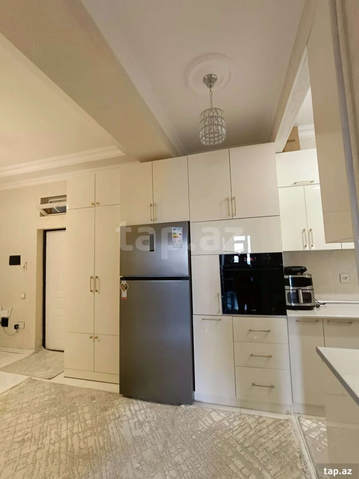 Kirayə verilir 3 otaqlı yeni tikili 90 m²