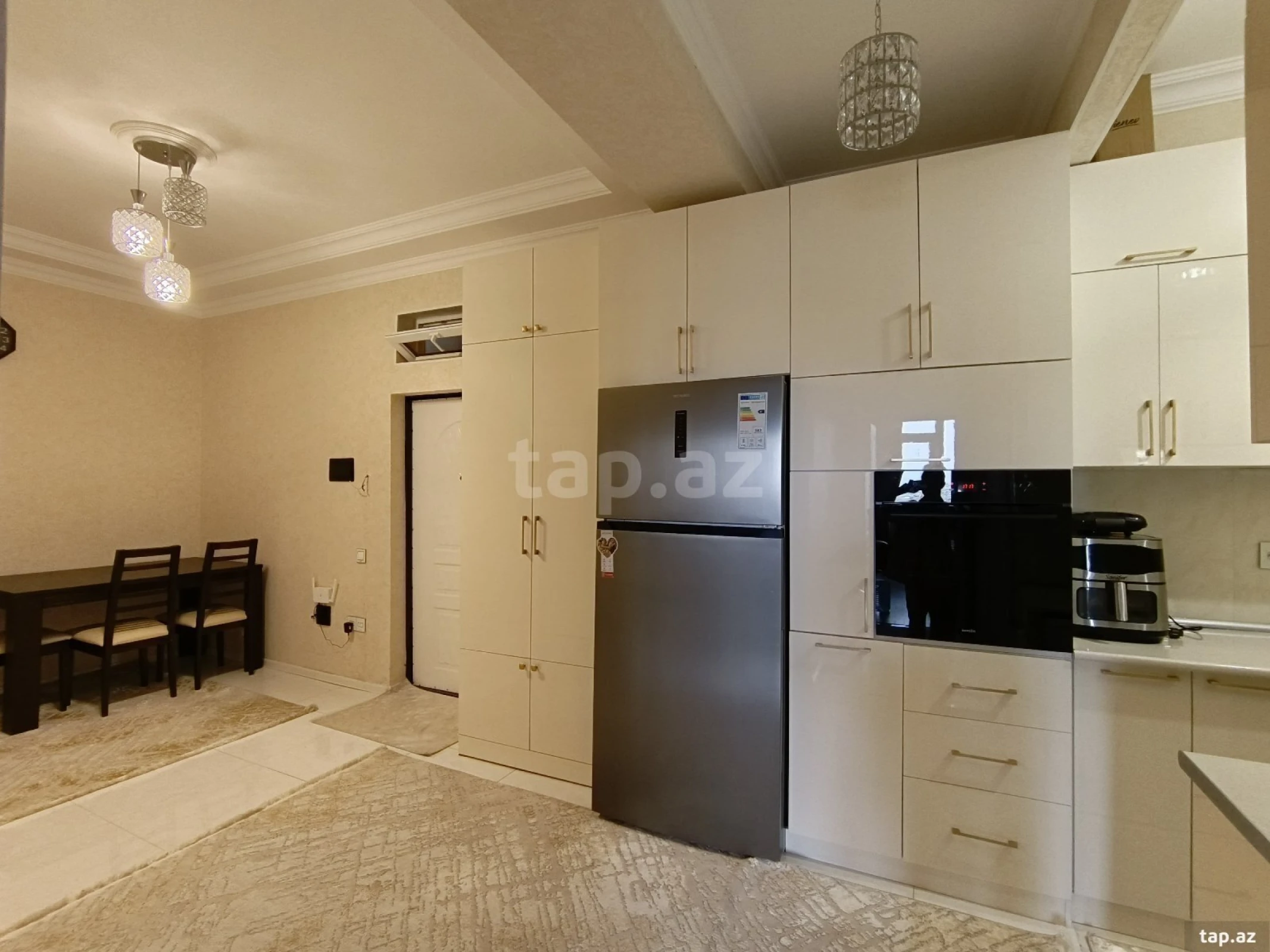 Kirayə verilir 3 otaqlı yeni tikili 90 m²