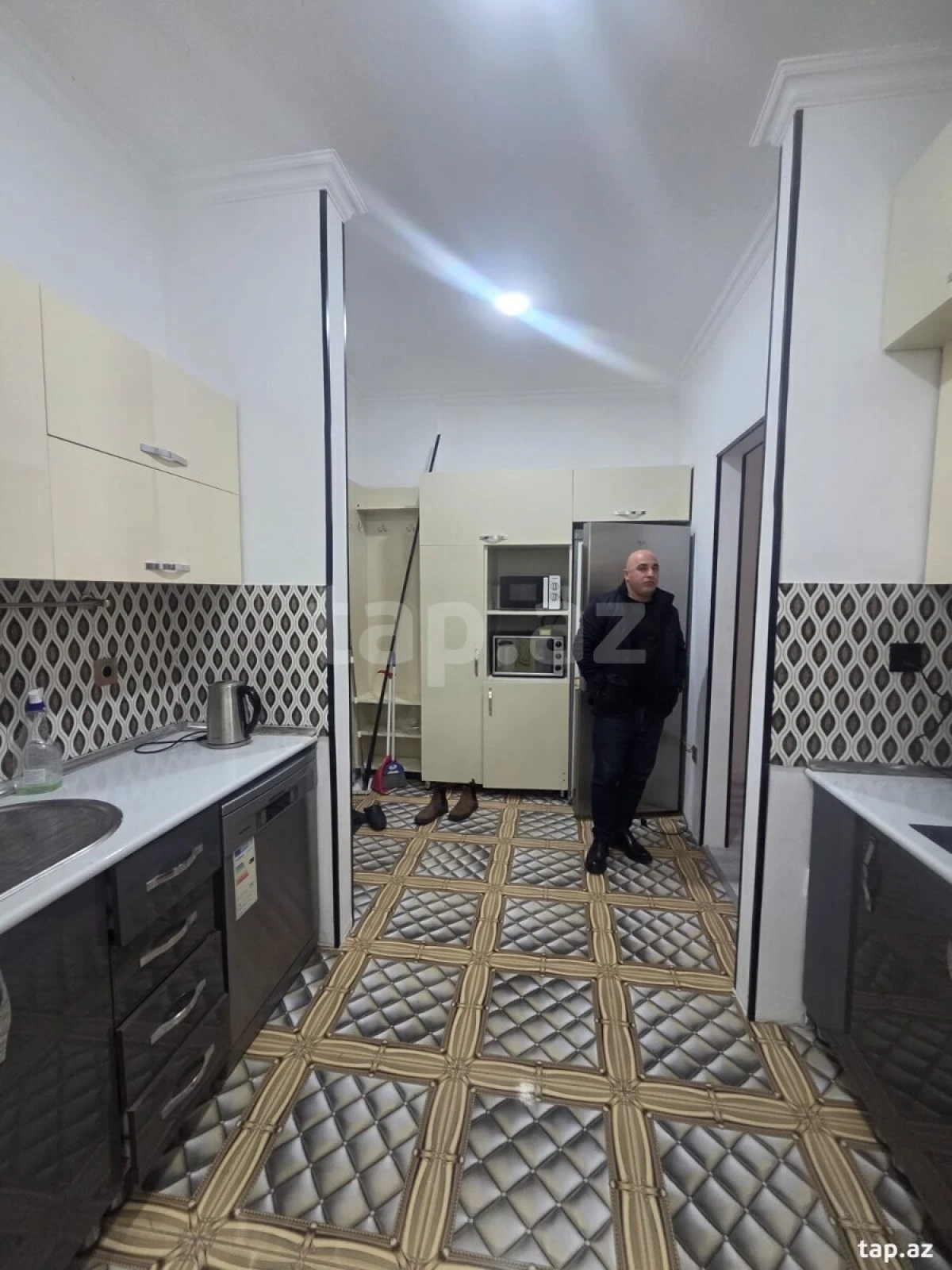 Kirayə verilir 2 otaqlı mənzil 70 m²