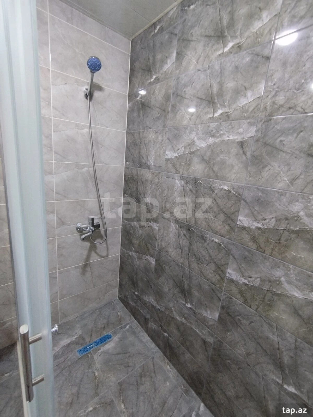 Kirayə verilir 3 otaqlı yeni tikili 112 m²