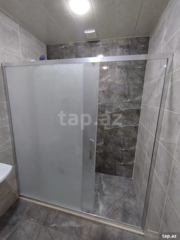 Kirayə verilir 3 otaqlı yeni tikili 112 m²