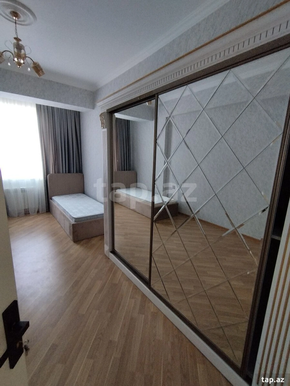 Kirayə verilir 3 otaqlı yeni tikili 112 m²