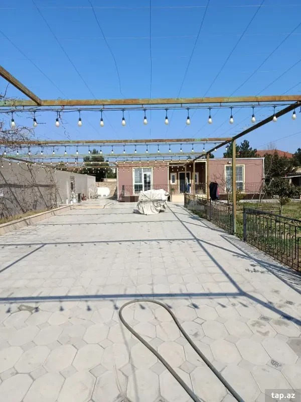 Satılır 2 otaqlı həyət evi 140 m²