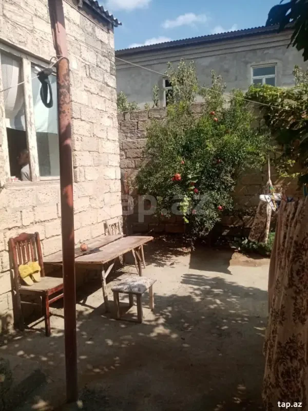 Satılır 2 otaqlı həyət evi 65 m²