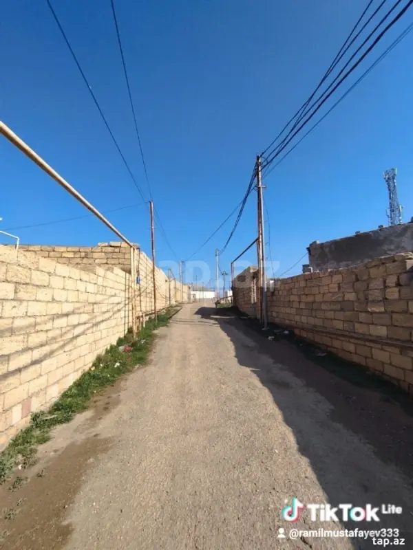 Satılır 3 otaqlı həyət evi 300 m²