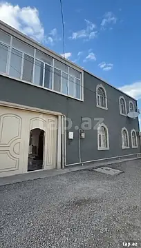 Satılır 7 otaqlı həyət evi 450 m² — Gəncə 7 otaq 450.00 m²