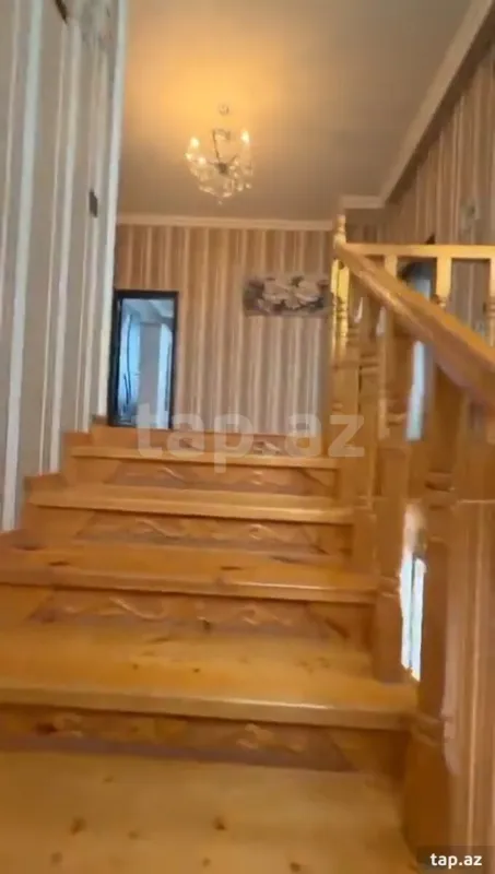 Satılır 7 otaqlı həyət evi 450 m²