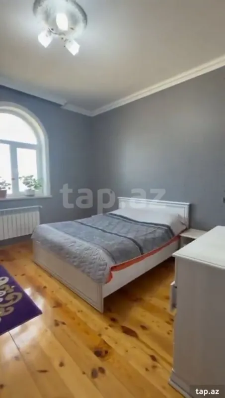 Satılır 7 otaqlı həyət evi 450 m²