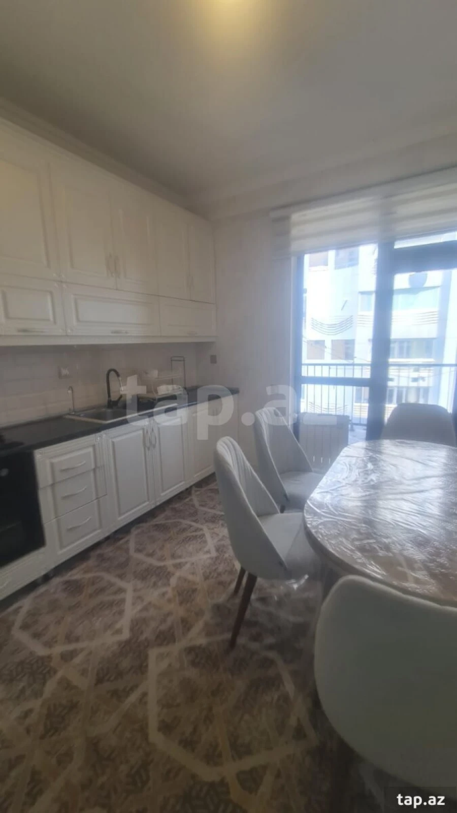Kirayə verilir 3 otaqlı mənzil 120 m²