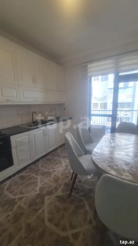 Kirayə verilir 3 otaqlı mənzil 120 m²