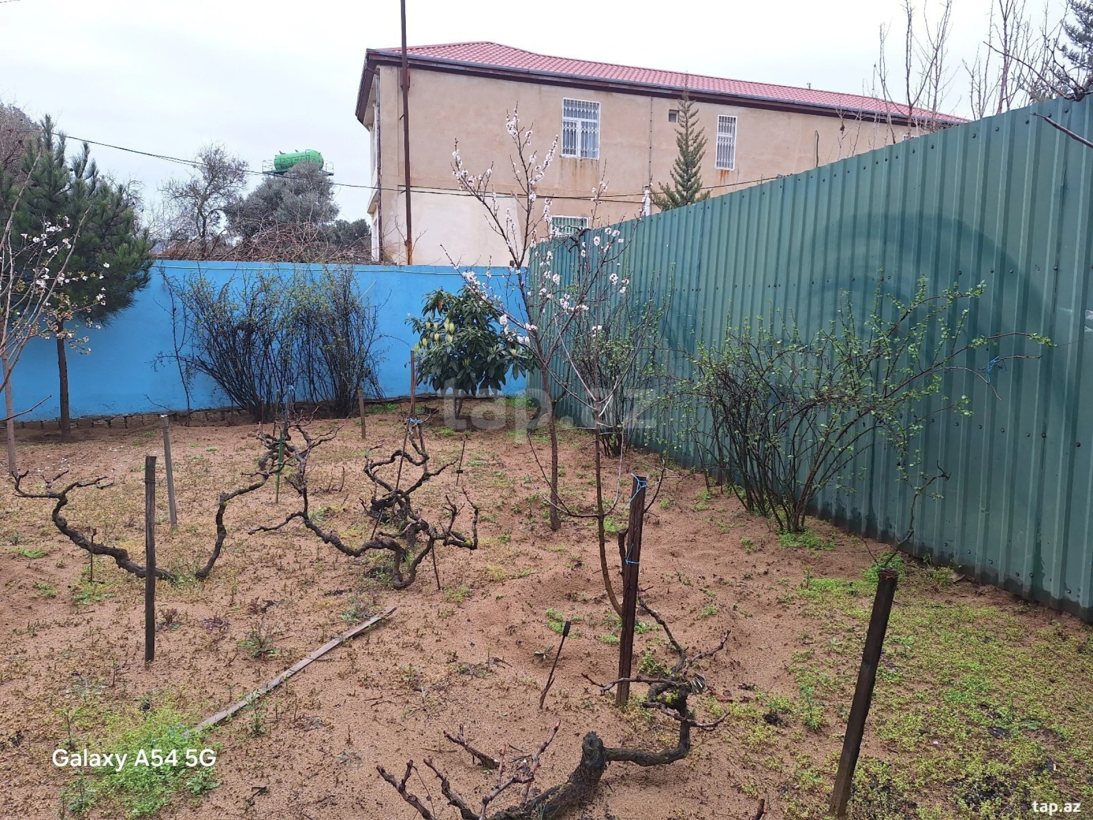 Satılır 3 otaqlı həyət evi 170 m²