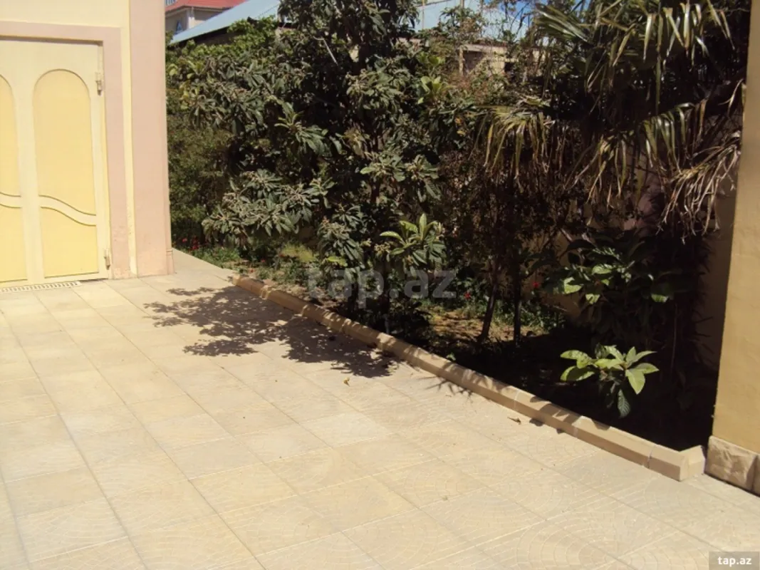 Satılır 5 otaqlı həyət evi 450 m²