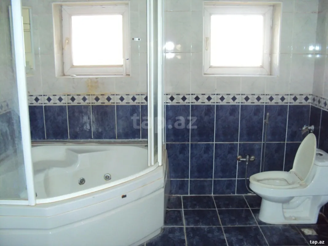 Satılır 5 otaqlı həyət evi 450 m²