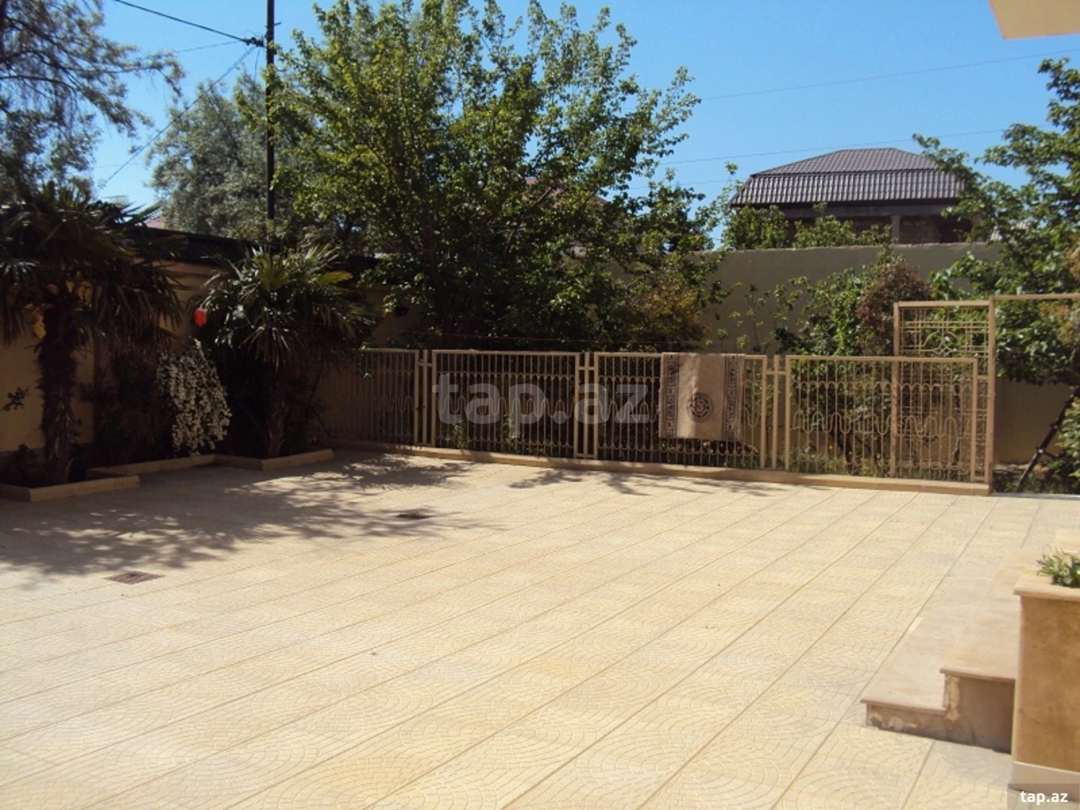 Satılır 5 otaqlı həyət evi 450 m²