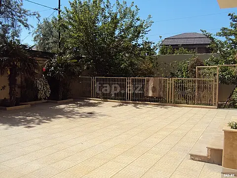 Satılır 5 otaqlı həyət evi 450 m²