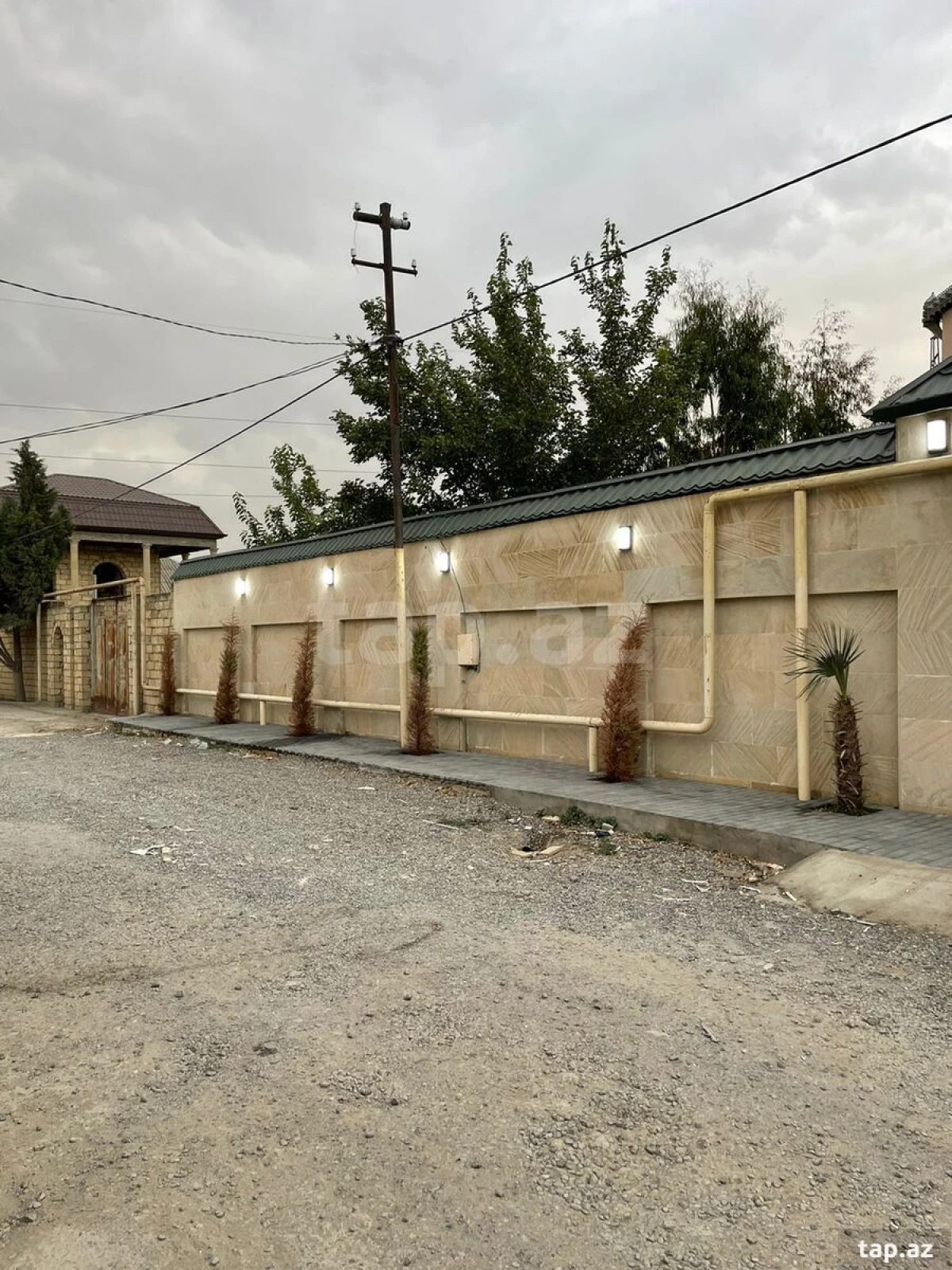 Satılır 5 otaqlı həyət evi 450 m²