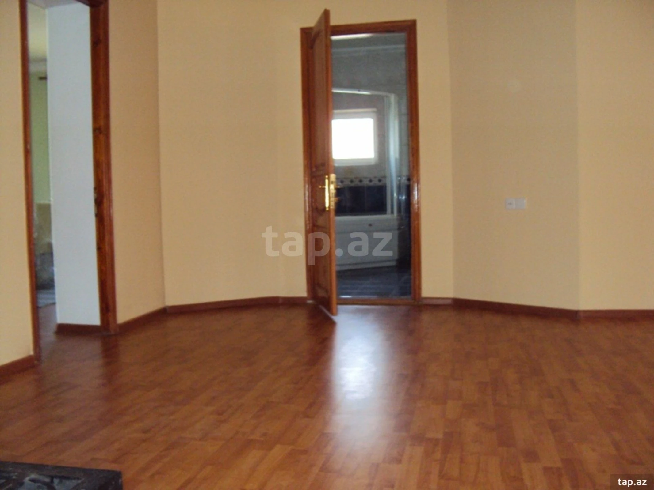 Satılır 5 otaqlı həyət evi 450 m²