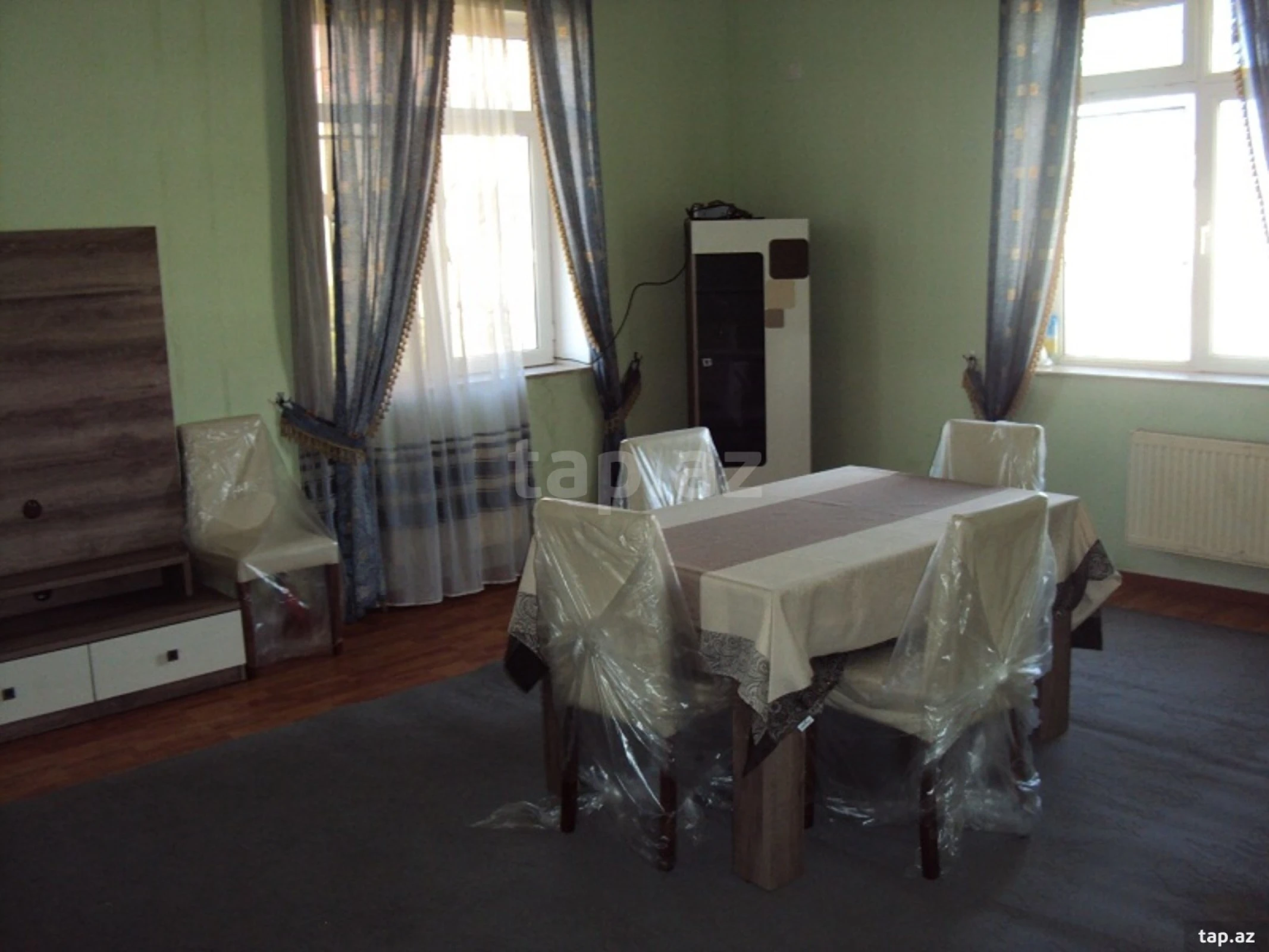 Satılır 5 otaqlı həyət evi 450 m²