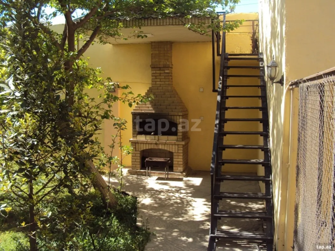 Satılır 5 otaqlı həyət evi 450 m²