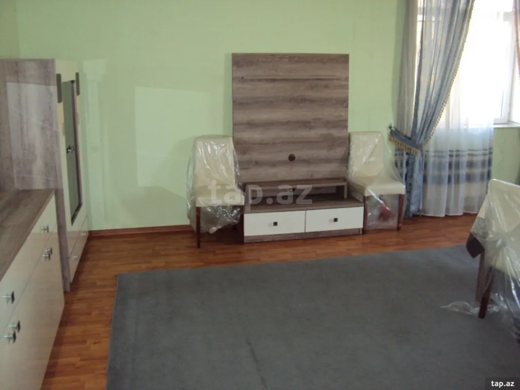 Satılır 5 otaqlı həyət evi 450 m²
