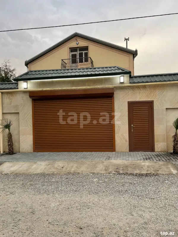 Satılır 5 otaqlı həyət evi 450 m²