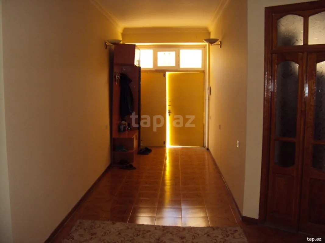 Satılır 5 otaqlı həyət evi 450 m²