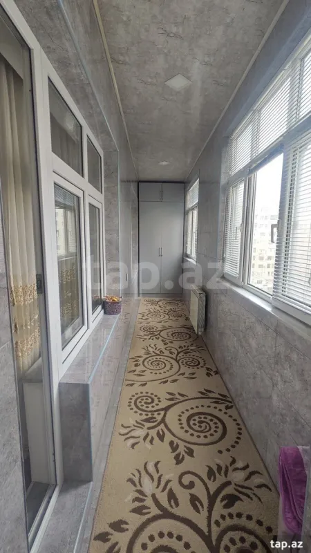 Satılır 5 otaqlı mənzil 130 m²
