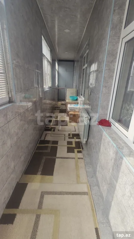 Satılır 5 otaqlı mənzil 130 m²