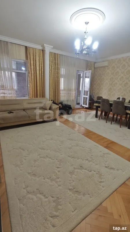 Satılır 5 otaqlı mənzil 130 m²