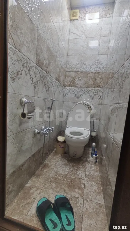 Satılır 5 otaqlı mənzil 130 m²