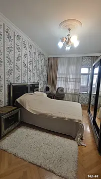 Satılır 5 otaqlı mənzil 130 m²