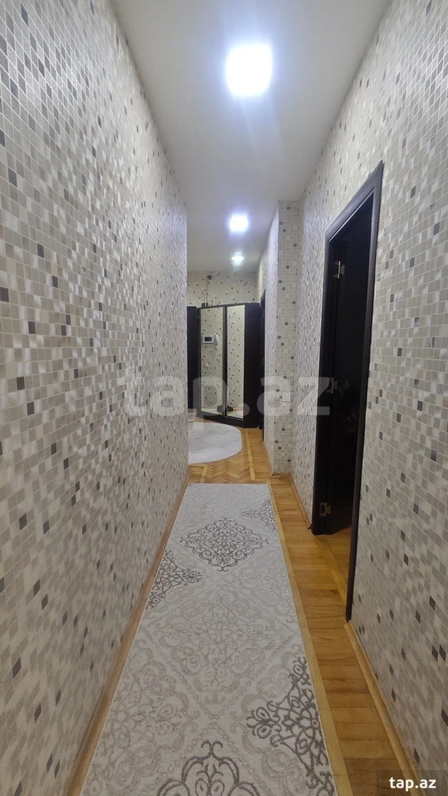 Satılır 5 otaqlı mənzil 130 m²