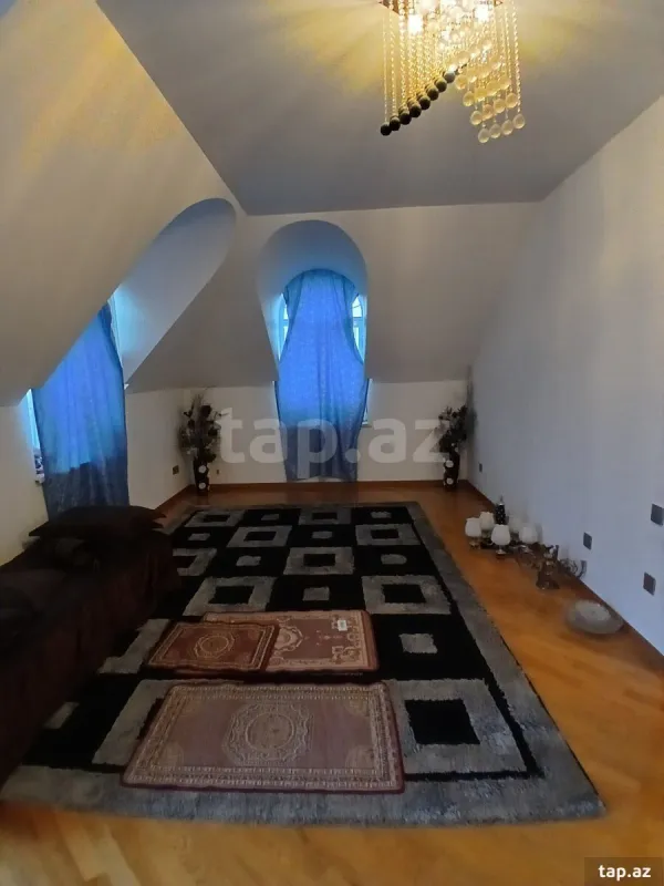 Satılır 8 otaqlı həyət evi 450 m²