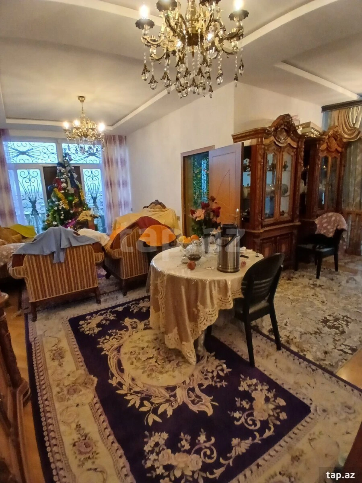 Satılır 8 otaqlı həyət evi 450 m²