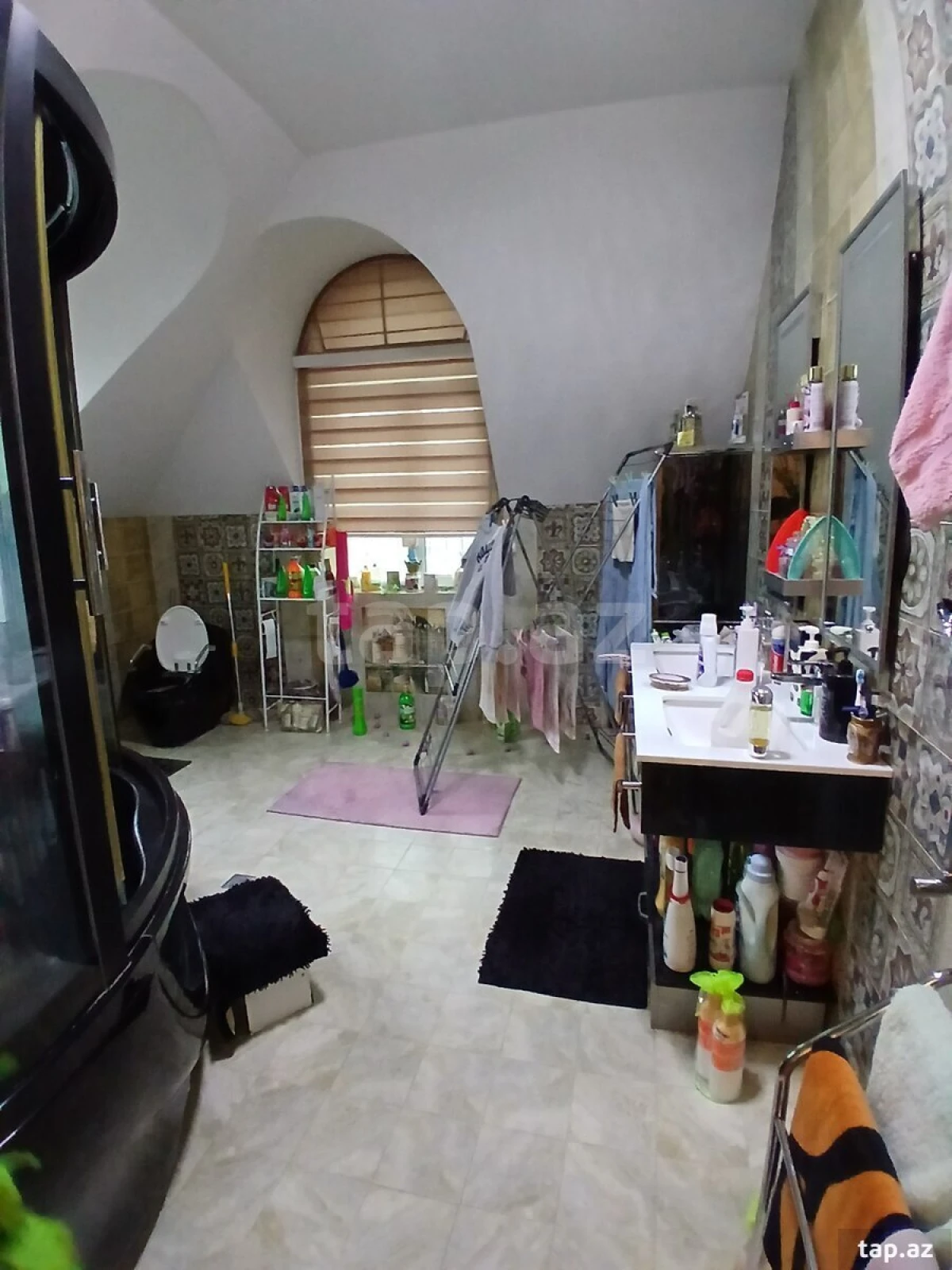 Satılır 8 otaqlı həyət evi 450 m²