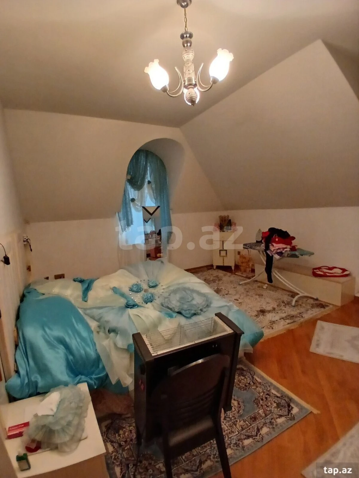 Satılır 8 otaqlı həyət evi 450 m²