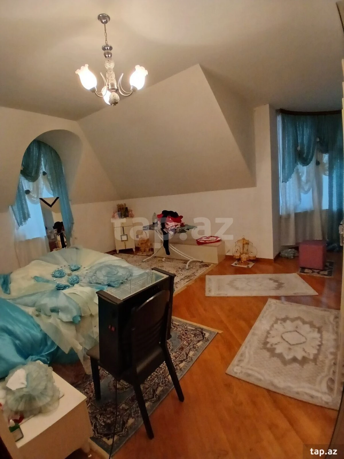 Satılır 8 otaqlı həyət evi 450 m²