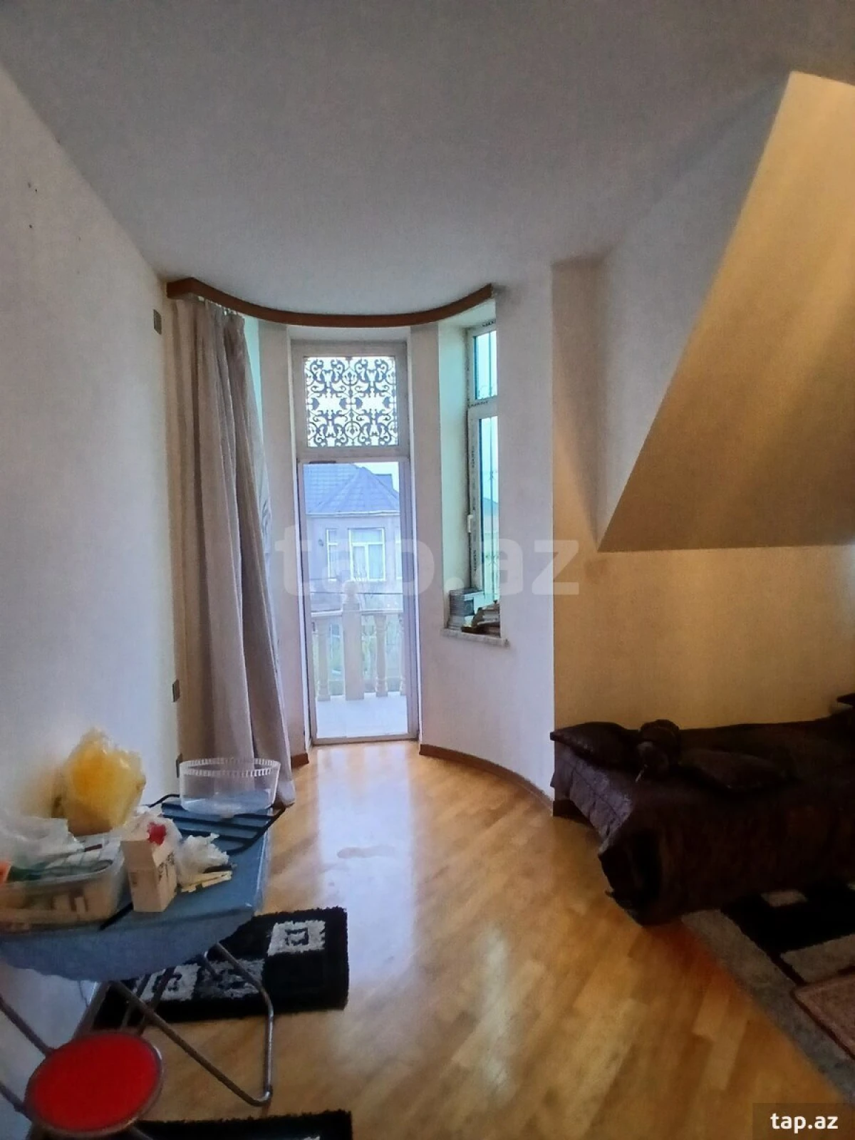 Satılır 8 otaqlı həyət evi 450 m²