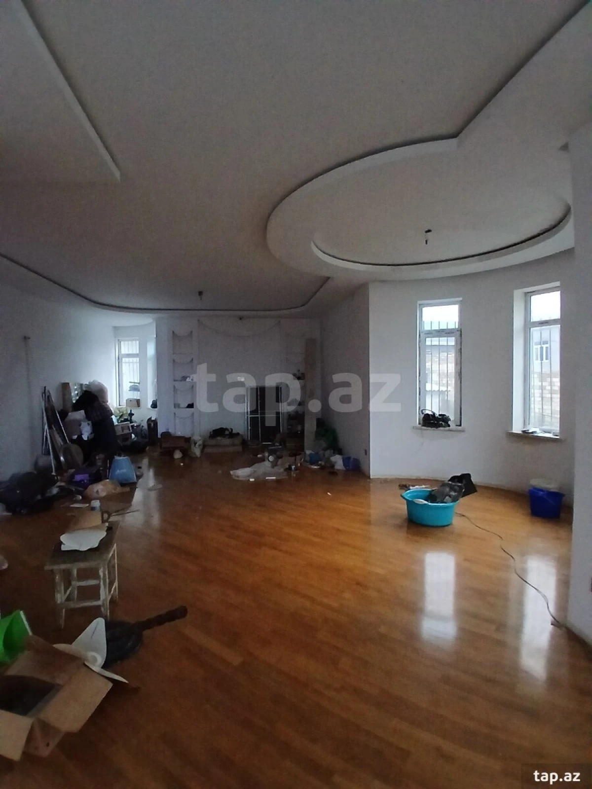 Satılır 8 otaqlı həyət evi 450 m²