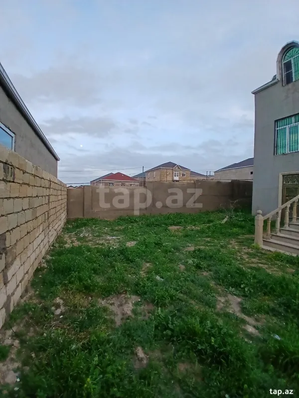 Satılır 8 otaqlı həyət evi 450 m²