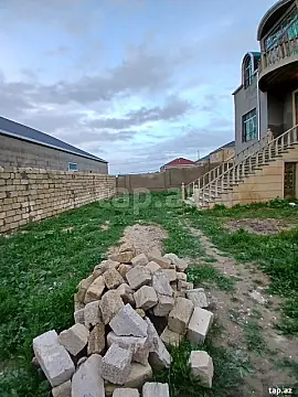 Satılır 8 otaqlı həyət evi 450 m²