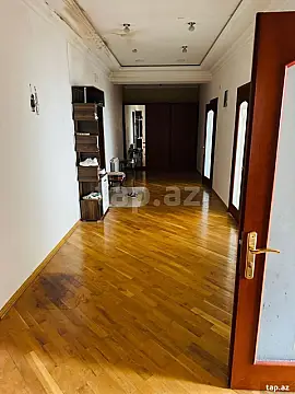 Kirayə verilir 3 otaqlı yeni tikili 140 m²