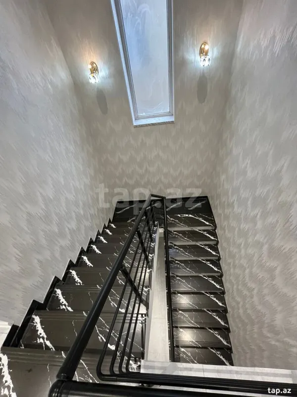 Satılır 5 otaqlı həyət evi 150 m²