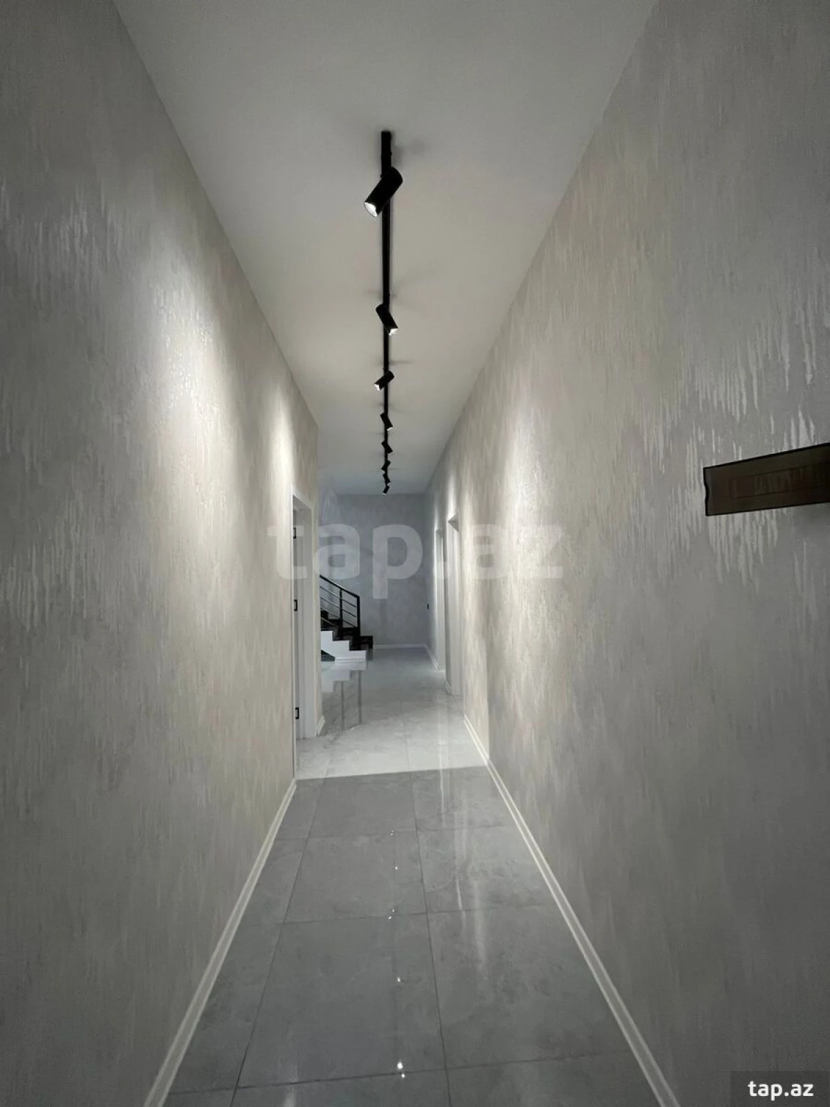 Satılır 5 otaqlı həyət evi 150 m²