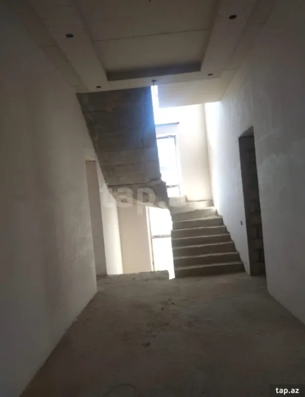 Satılır 6 otaqlı həyət evi 170 m²