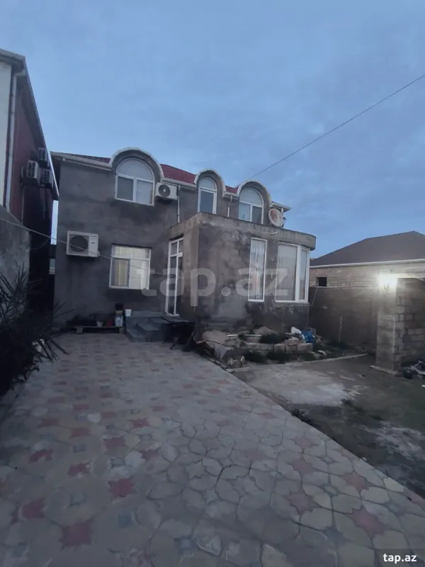 Satılır 5 otaqlı həyət evi 150 m²