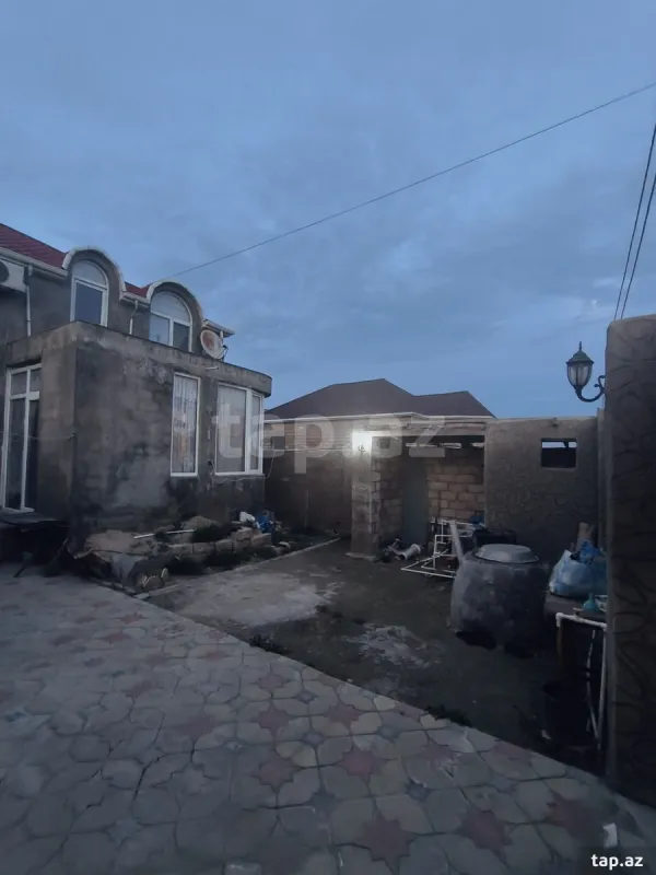 Satılır 5 otaqlı həyət evi 150 m²