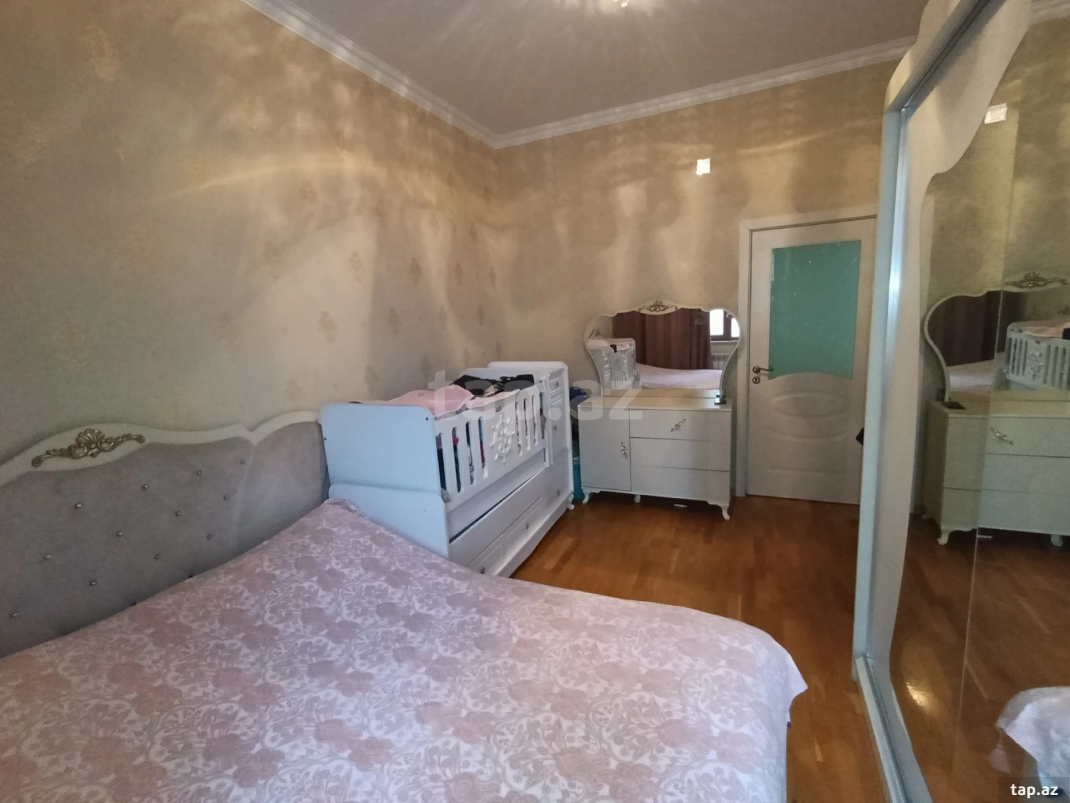 Satılır 2 otaqlı yeni tikili 75 m²